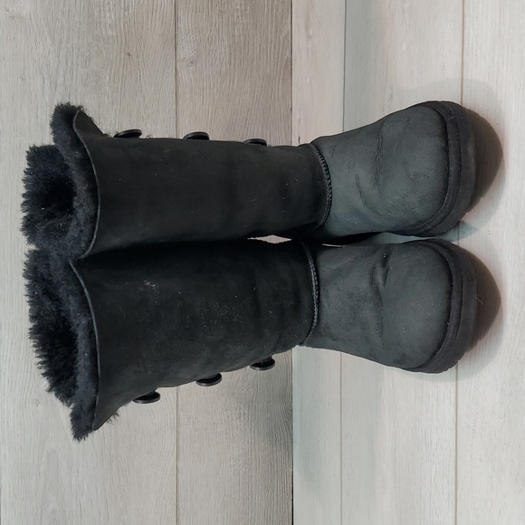 Ugg Australia Women 1962Y Tall Bailey Button Triplet Sheepskin shoes boots sz 6 - Picture 3 of 15